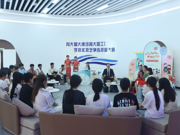 学院成功举办“石榴花开籽籽红 同心共筑中国梦”民族团结进步故事分享会